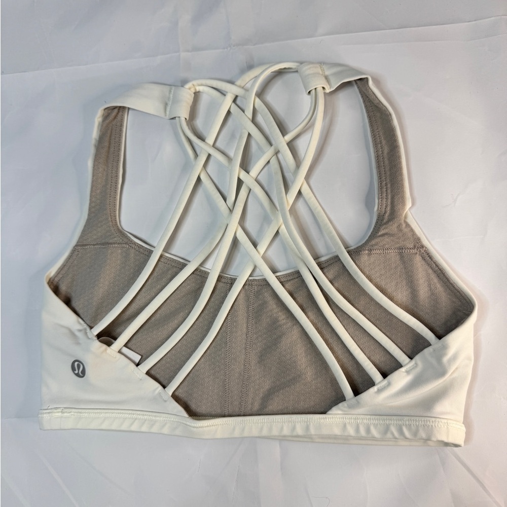 PreOwned Lululemon Free to Be Serene Strappy Back SportsBraWhite Size4 (NoPads) - Picture 1 of 5